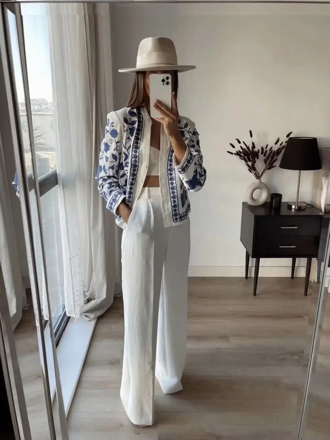 Women Cardigan Shirts New Embroidered Tops Streetwear Vintage Shirts 100% Cotton Loose Mujer Sun Protection Shirts
Women Cardigan Shirts New Embroidered Tops Streetwear Vintage Shirts 100% Cotton Loose Mujer Sun Protection Shirts