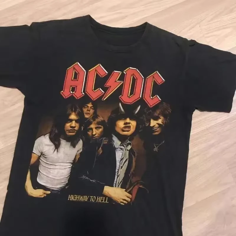 2025 Hot Sale Summer Short Sleeves Hip Hop Streetwear Dc T-shirt Hipster Korea Style Tees New Ac 1975 Black men women T Shirt
2025 Hot Sale Summer Short Sleeves Hip Hop Streetwear Dc T-shirt Hipster Korea Style Tees New Ac 1975 Black men women T Shirt