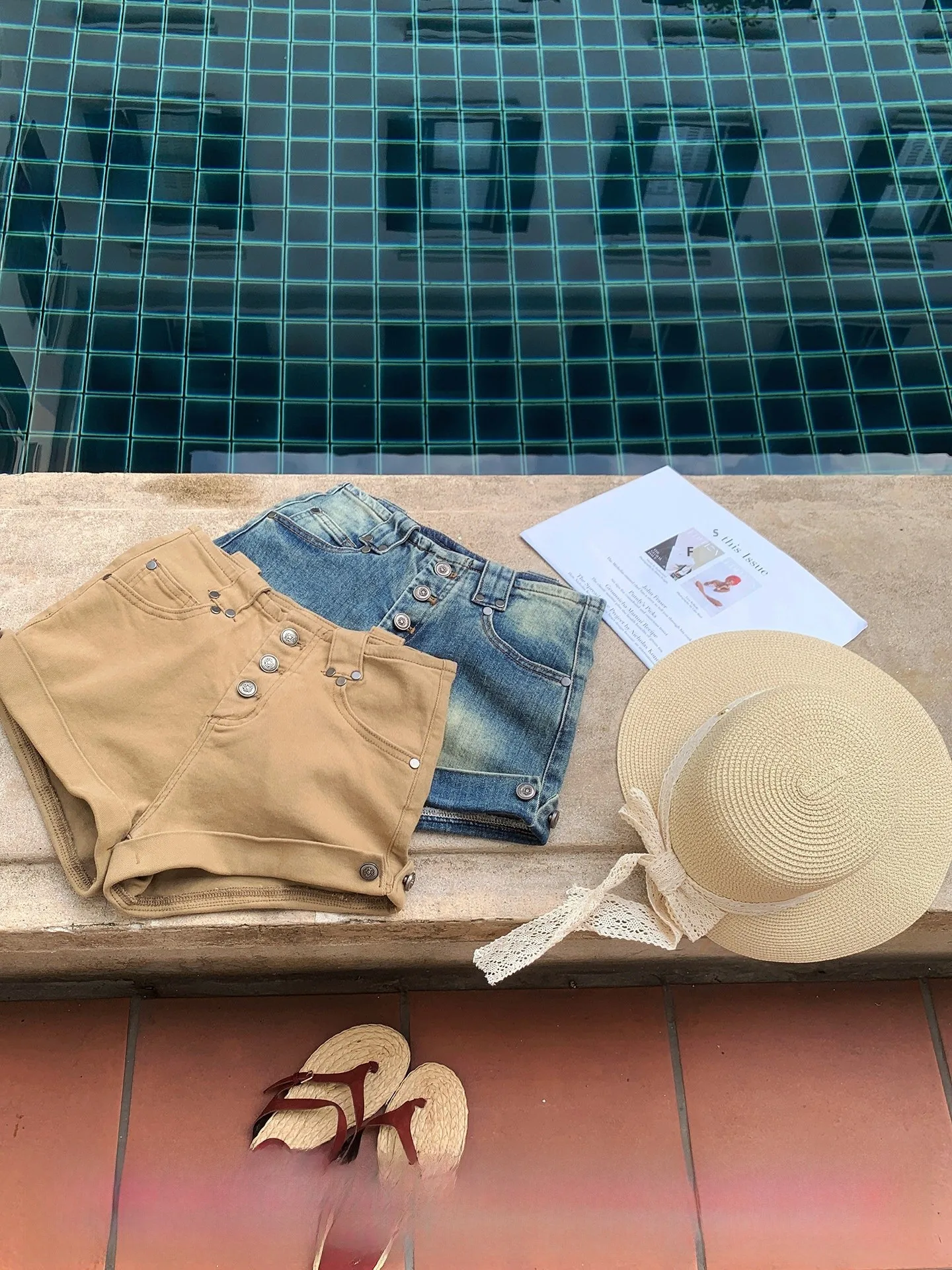 Low Waist Denim Shorts Women's Pinksoya Retro Style Summer New Metal Buckle Flip Casual Slim Fit Stretchy Jeans Pants
Low Waist Denim Shorts Women's Pinksoya Retro Style Summer New Metal Buckle Flip Casual Slim Fit Stretchy Jeans Pants