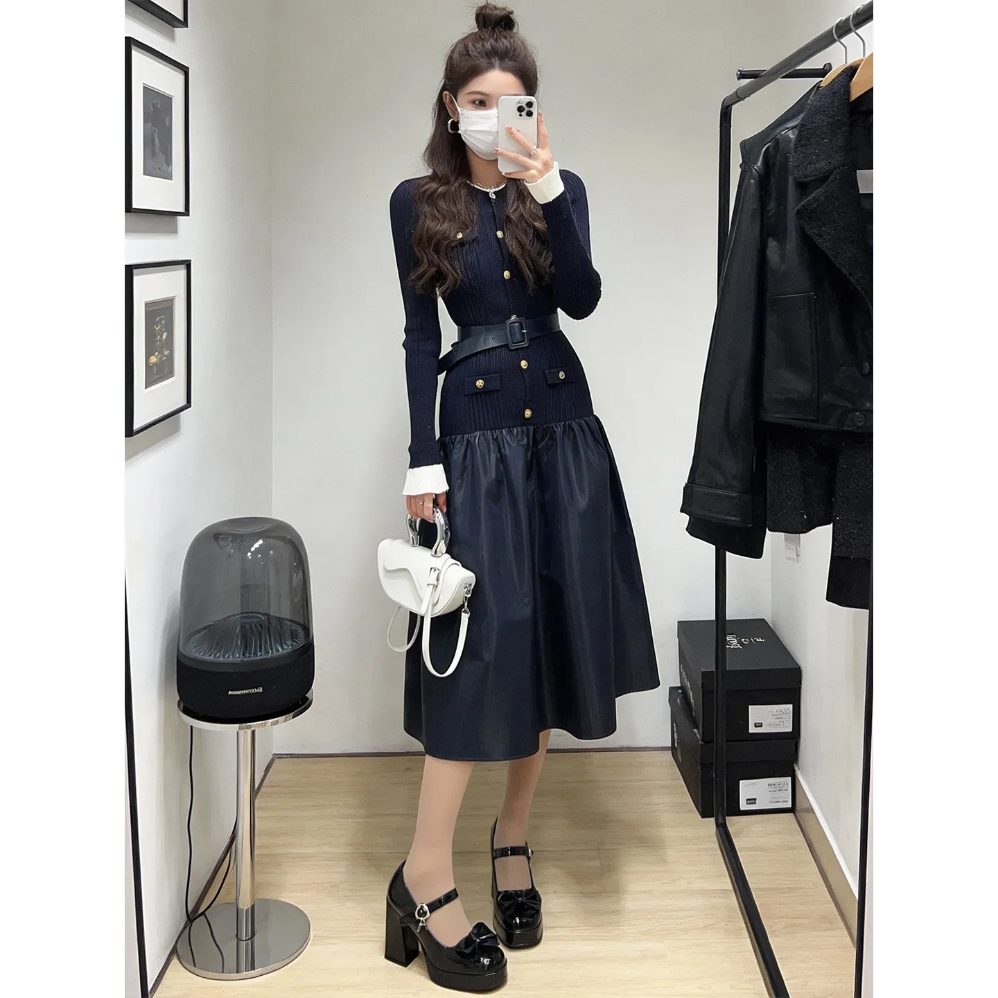 Harajuku Chic Navy Blue Knit Midi Dress Long Sleeve Button Detail A-line Dress Belt For Women Luxury Elegant Office Lady Outfits
Harajuku Chic Navy Blue Knit Midi Dress Long Sleeve Button Detail A-line Dress Belt For Women Luxury Elegant Office Lady Outfits