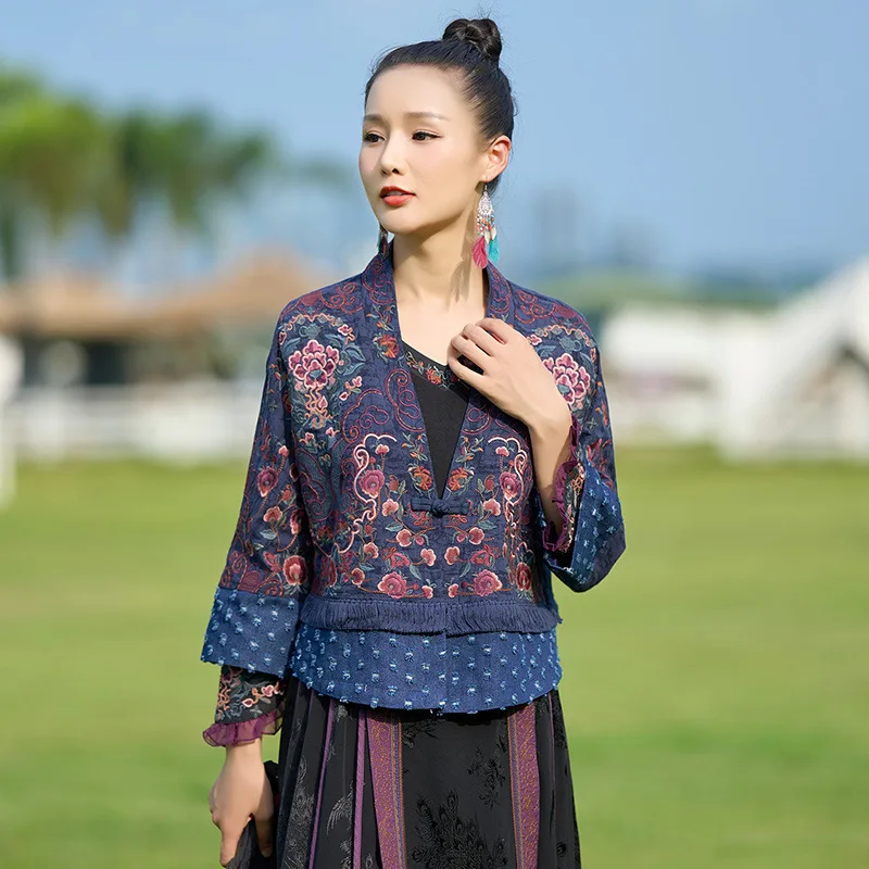 2026 New Chinese Vintage Tang Suit Coat National Flower Embroidery V-neck Ethnic Cardigan Improved Hanfu Tops Oriental Retro
2026 New Chinese Vintage Tang Suit Coat National Flower Embroidery V-neck Ethnic Cardigan Improved Hanfu Tops Oriental Retro