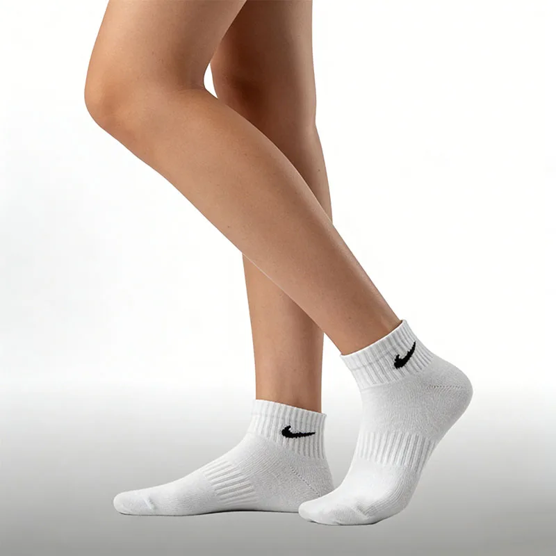 Мягкие удобные универсальные прочные полотенца до середины икры Nike EVERYDAY CUSH QTR 3PR SX7667-100
Мягкие удобные универсальные прочные полотенца до середины икры Nike EVERYDAY CUSH QTR 3PR SX7667-100