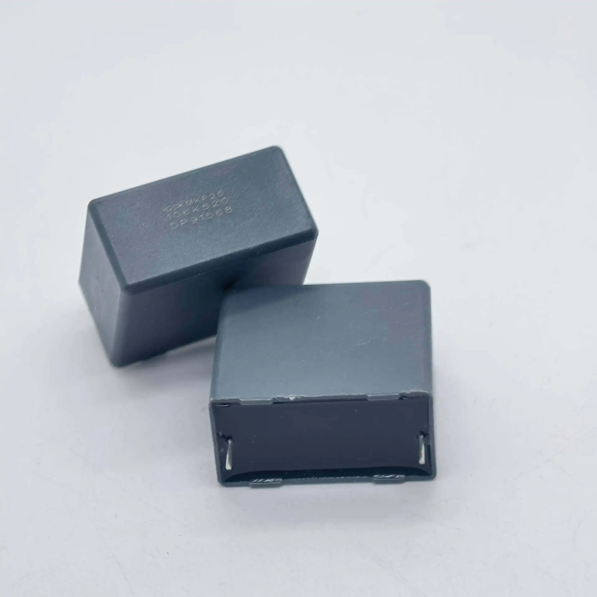10PCS/MKP25 10UF 520V 106K D352T106KBSQ450 Copper-pin Stepless Film Capacitor
10PCS/MKP25 10UF 520V 106K D352T106KBSQ450 Copper-pin Stepless Film Capacitor