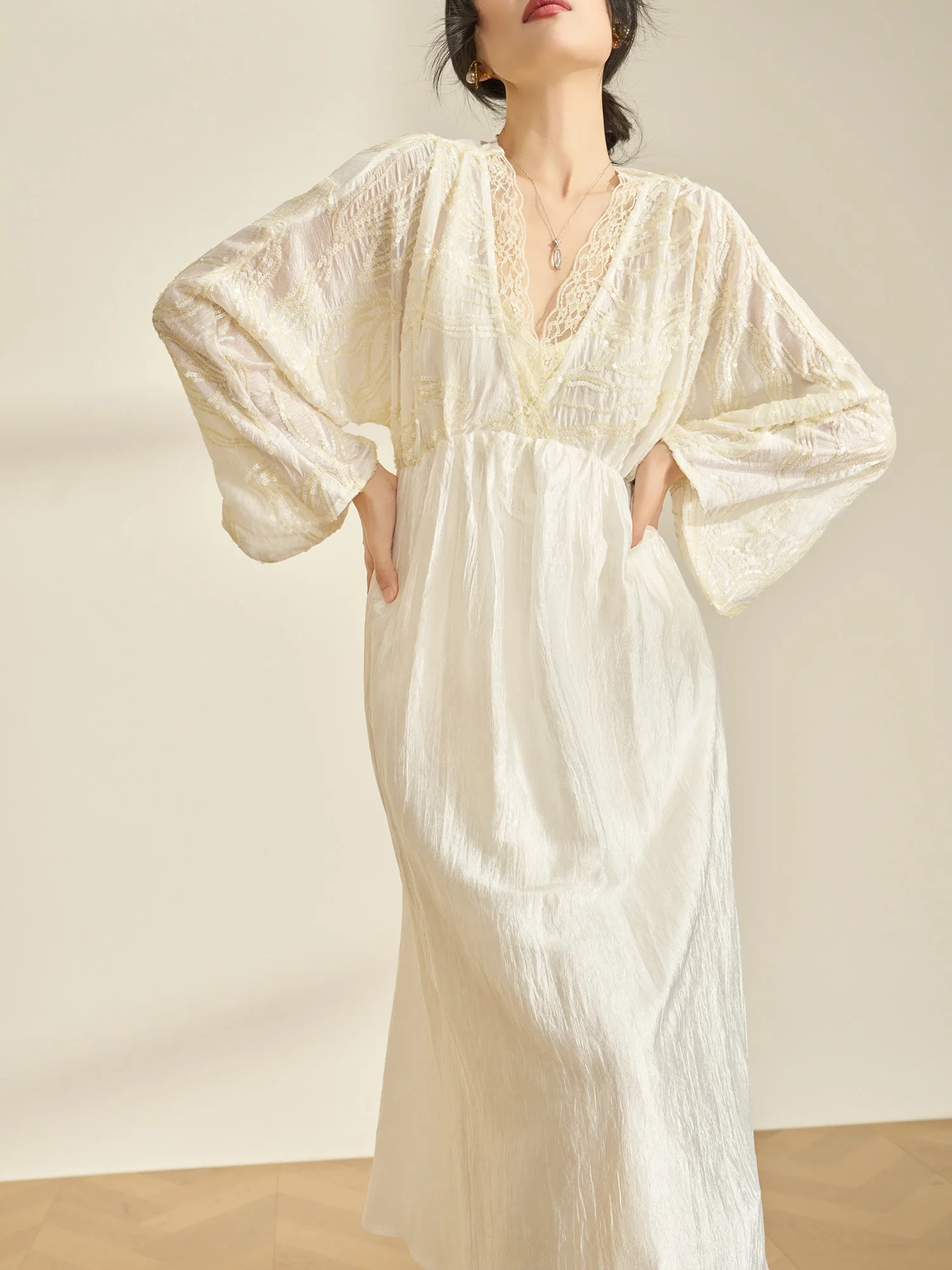 Новая женская юбка Flowing Era с кружевными вставками и V-образным вырезом, приталенная, из полиэстера, для офиса и повседневной носки
Новая женская юбка Flowing Era с кружевными вставками и V-образным вырезом, приталенная, из полиэстера, для офиса и повседневной носки