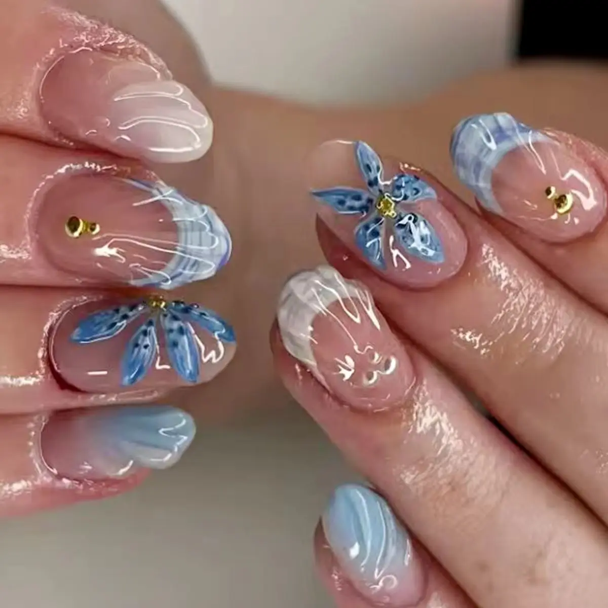 24PCS 3D Flower and Gold Bead Press on Nails Blue White French Nails with Wave Texture Glossy Sweet Style Reusable False Nails
24PCS 3D Flower and Gold Bead Press on Nails Blue White French Nails with Wave Texture Glossy Sweet Style Reusable False Nails