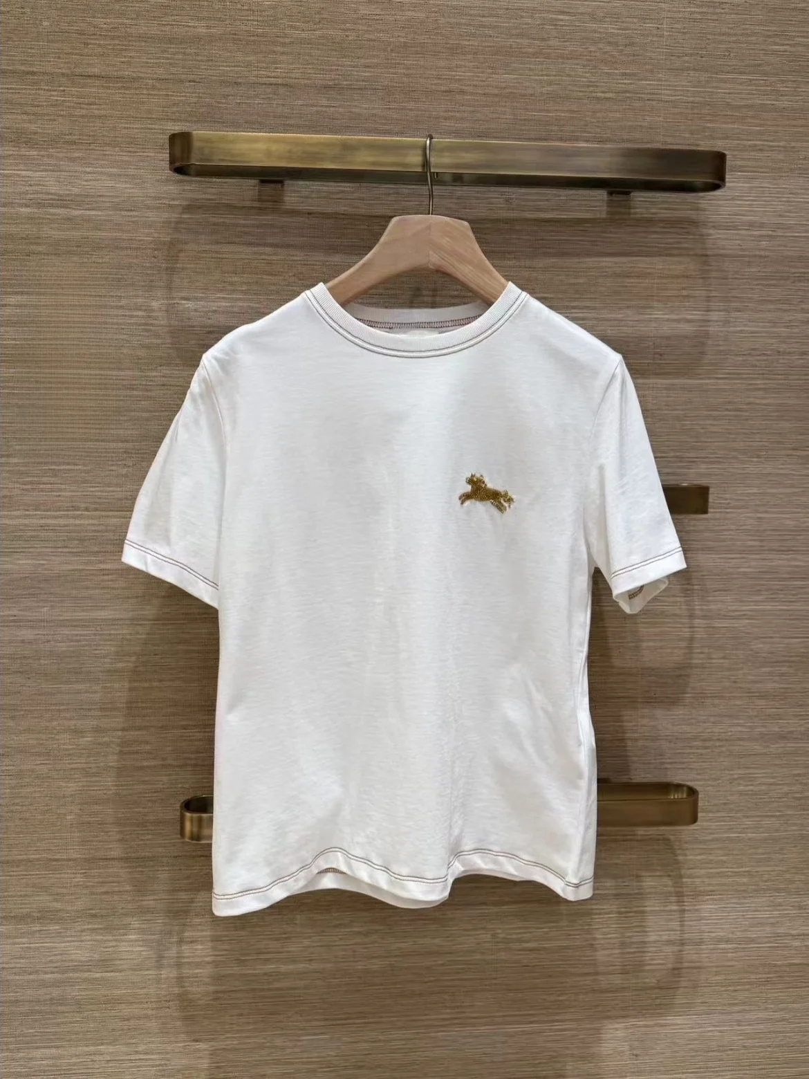 HEIDD 2026 Spring Early Cotton round Neck Short Sleeve T-Shirt Embroidered Limitation Casual Style Women's Fashion
HEIDD 2026 Spring Early Cotton round Neck Short Sleeve T-Shirt Embroidered Limitation Casual Style Women's Fashion