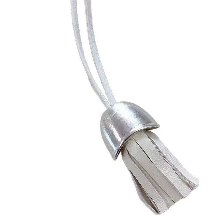 2025 New Fashion Classic Leather Tassel Cup Retro Personalized Pendant Fashion Heavy Industry Sweater Necklace Party Gift
2025 New Fashion Classic Leather Tassel Cup Retro Personalized Pendant Fashion Heavy Industry Sweater Necklace Party Gift