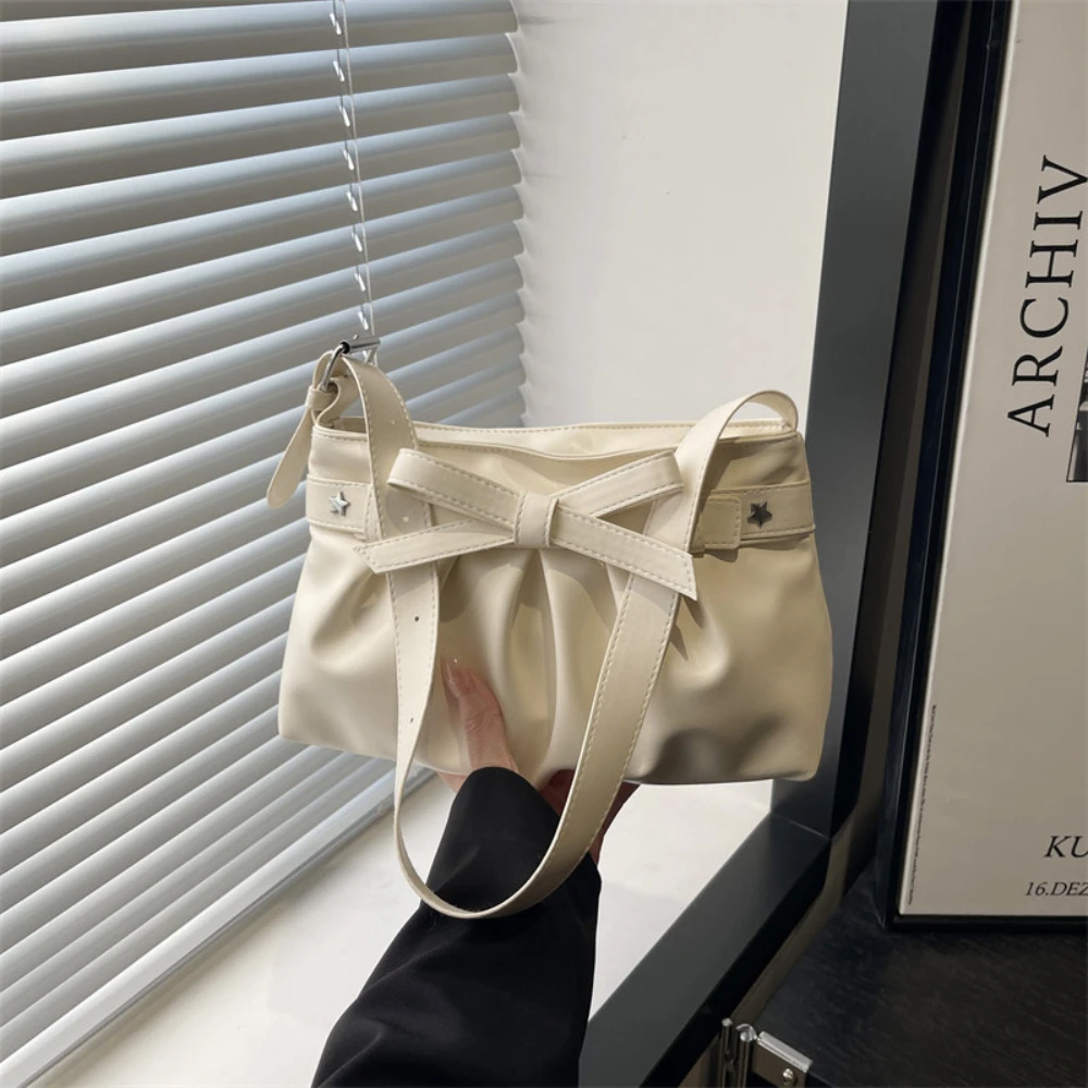 Fashion Trend Unique Casual Shoulder Bag Women's Premium Texture Commuting Armpit Bag Simple Daily Versatile Handheld Bag
Fashion Trend Unique Casual Shoulder Bag Women's Premium Texture Commuting Armpit Bag Simple Daily Versatile Handheld Bag