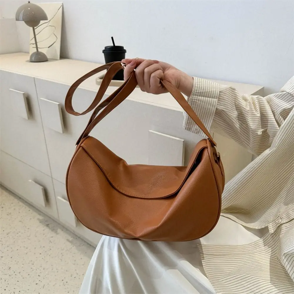 Temperament Korean Style Dumpling Messenger Bag Minority Design Casual Women Crossbody Bag Leather Vintage Shoulder Bag Travel
Temperament Korean Style Dumpling Messenger Bag Minority Design Casual Women Crossbody Bag Leather Vintage Shoulder Bag Travel