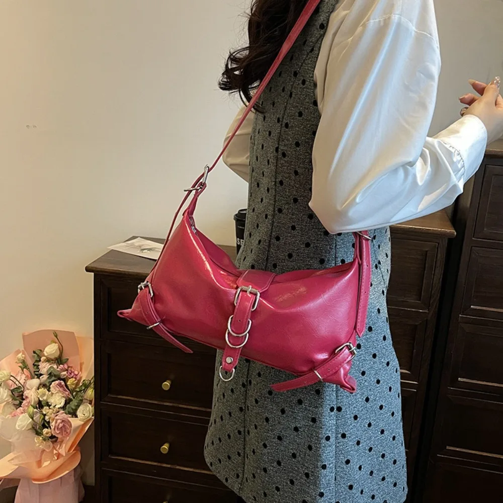 Large Capacity PU Leather Shoulder Bag Punk Solid Color Texture Handbag Waterproof Adjustable Strap Lock Buckle Crossbody Bag
Large Capacity PU Leather Shoulder Bag Punk Solid Color Texture Handbag Waterproof Adjustable Strap Lock Buckle Crossbody Bag