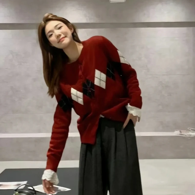 Весна 2026: Новая коллекция! Свободный вязаный кардиган-свитер в корейском ретро-стиле для женщин, стройнящий силуэт, повседневная модная верхняя одежда.
Весна 2026: Новая коллекция! Свободный вязаный кардиган-свитер в корейском ретро-стиле для женщин, стройнящий силуэт, повседневная модная верхняя одежда.