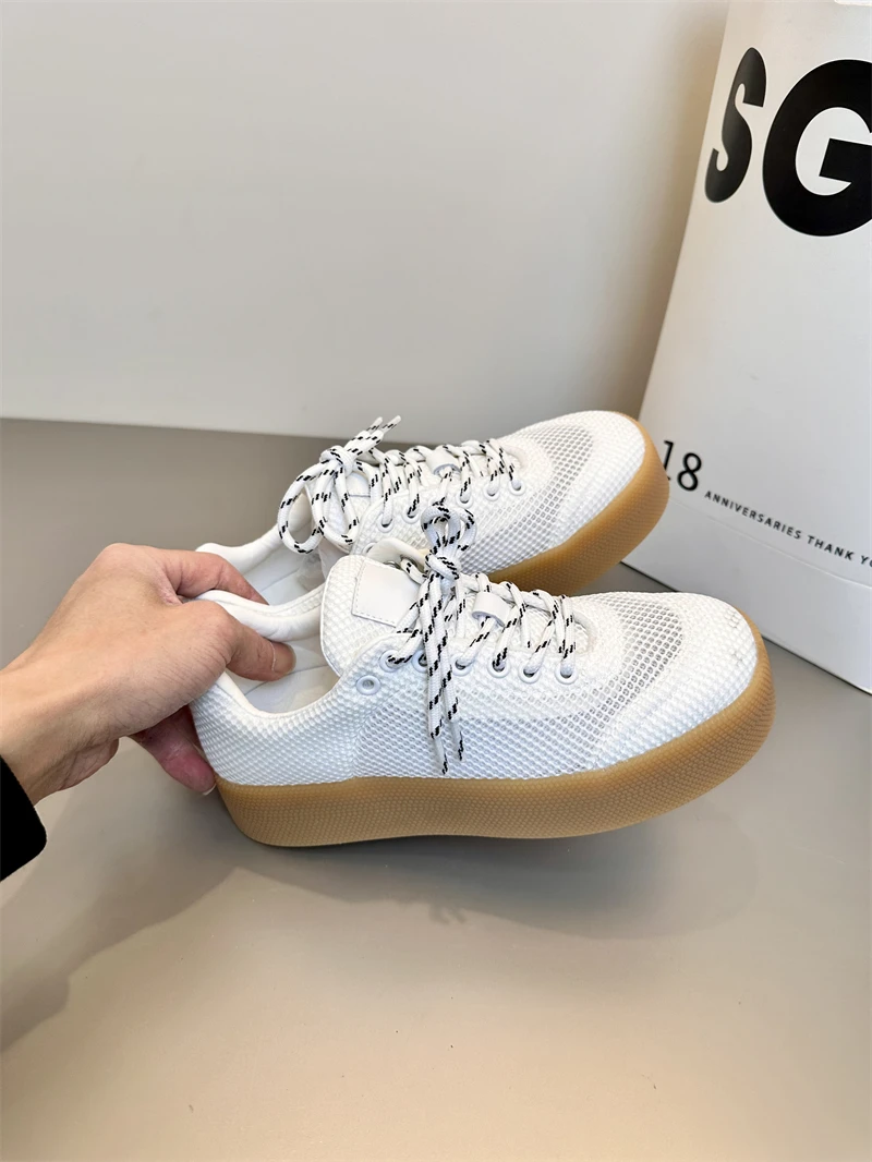 2025 New Summer Casual Board Shoes Fashion Round Toe White Shoes Comfortable Walking Shoes for Women Platform Outdoor Sneakers
2025 New Summer Casual Board Shoes Fashion Round Toe White Shoes Comfortable Walking Shoes for Women Platform Outdoor Sneakers