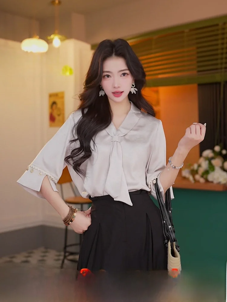 Chic Casual Women's Shirt Loose Fit Commute Top Lightweight Luxury New 2025 Dinging Xian Short Sleeve Button down Pure Color
Chic Casual Women's Shirt Loose Fit Commute Top Lightweight Luxury New 2025 Dinging Xian Short Sleeve Button down Pure Color