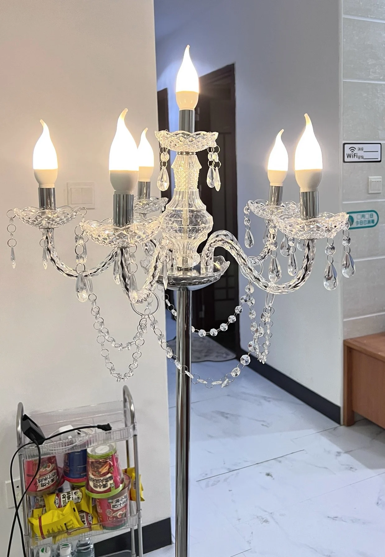 New wedding 6 heads acrylic crystal lamp street guide wedding props photo area sign-in table gold decorative candle holder
New wedding 6 heads acrylic crystal lamp street guide wedding props photo area sign-in table gold decorative candle holder