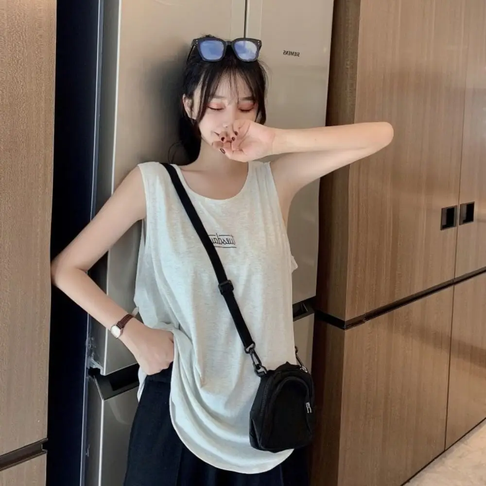 Breathable Loose Sleeveless T Shirt Simple Curved Hem Vest Top Women Summer Clothes Large Size Casual Tank Top Girl Ladies
Breathable Loose Sleeveless T Shirt Simple Curved Hem Vest Top Women Summer Clothes Large Size Casual Tank Top Girl Ladies