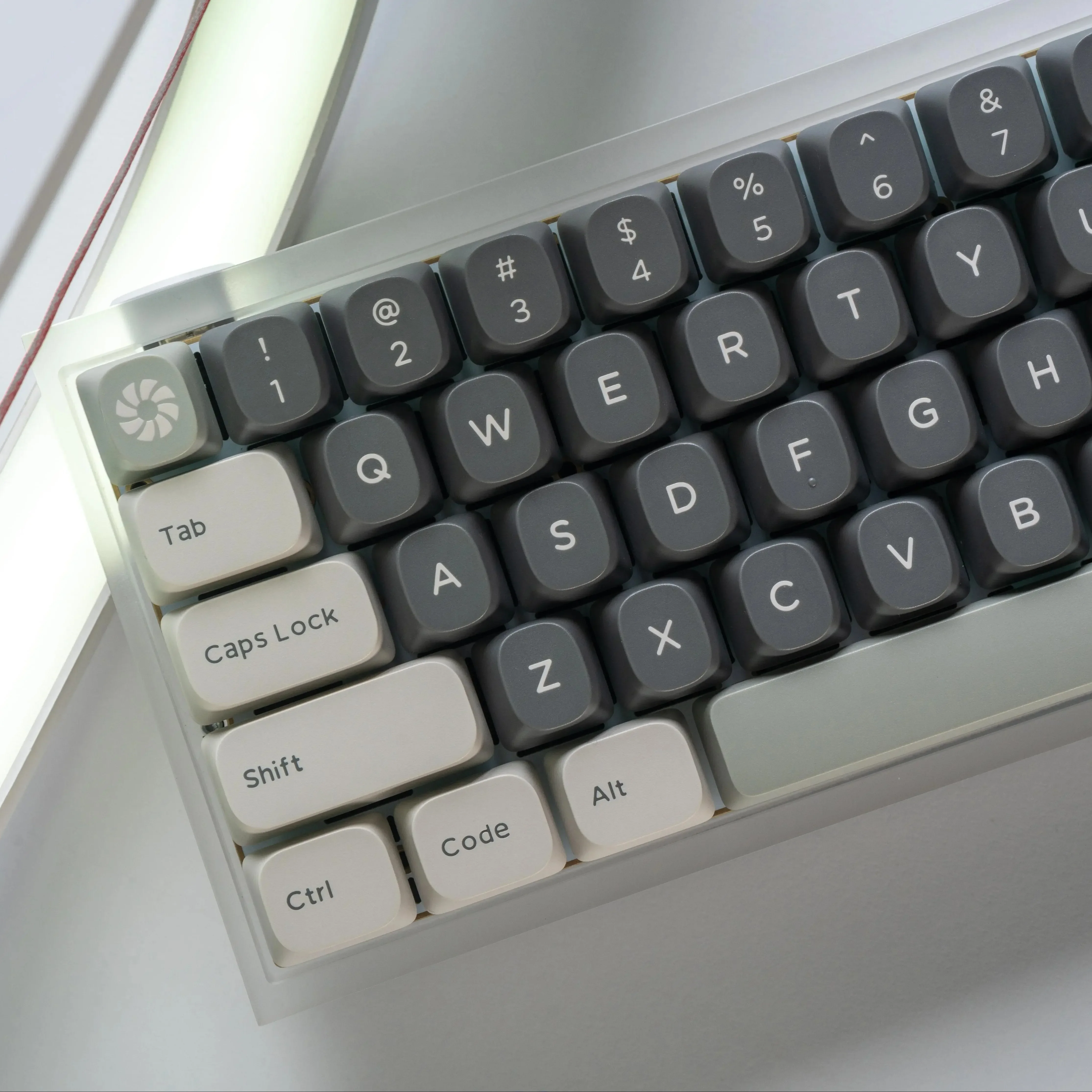 Keycap 171 key YMK height two-color PBT material complete set of mechanical keyboard wooting
Keycap 171 key YMK height two-color PBT material complete set of mechanical keyboard wooting
