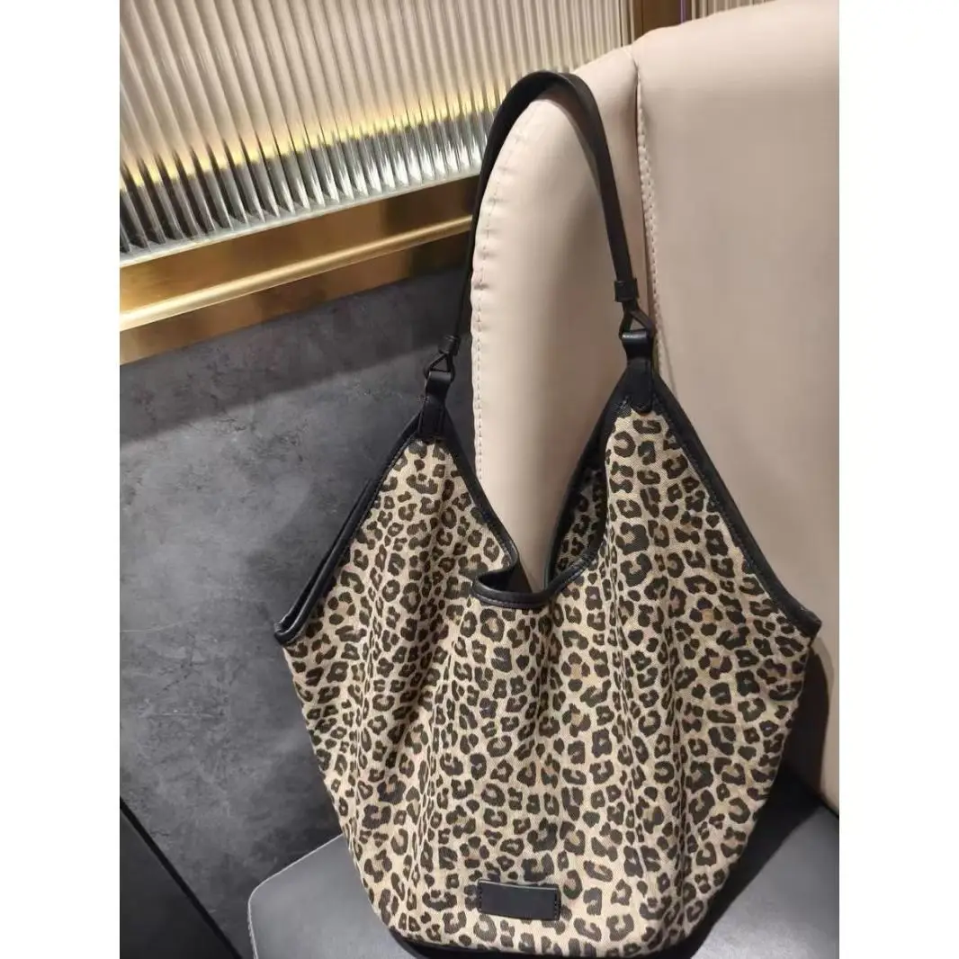 Sweet Cool Spicy Girl Leopard Print Commuting Underarm Canvas Bags Fashion Large Capacity Hand-held Shoulder Tote Bag
Sweet Cool Spicy Girl Leopard Print Commuting Underarm Canvas Bags Fashion Large Capacity Hand-held Shoulder Tote Bag