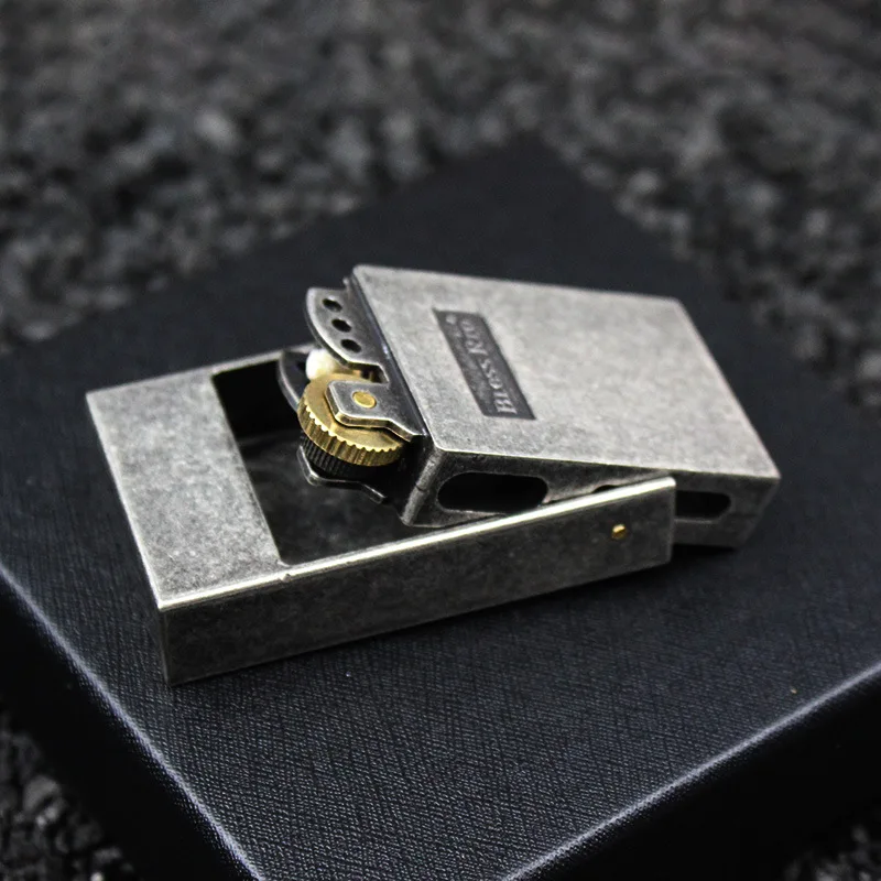 Old-Fashioned Elegant Pull Style Grinding Wheel Lighter Internet Celebrity Retro Inflatable Lighter Open Flame Oil Lighter Tool
Old-Fashioned Elegant Pull Style Grinding Wheel Lighter Internet Celebrity Retro Inflatable Lighter Open Flame Oil Lighter Tool