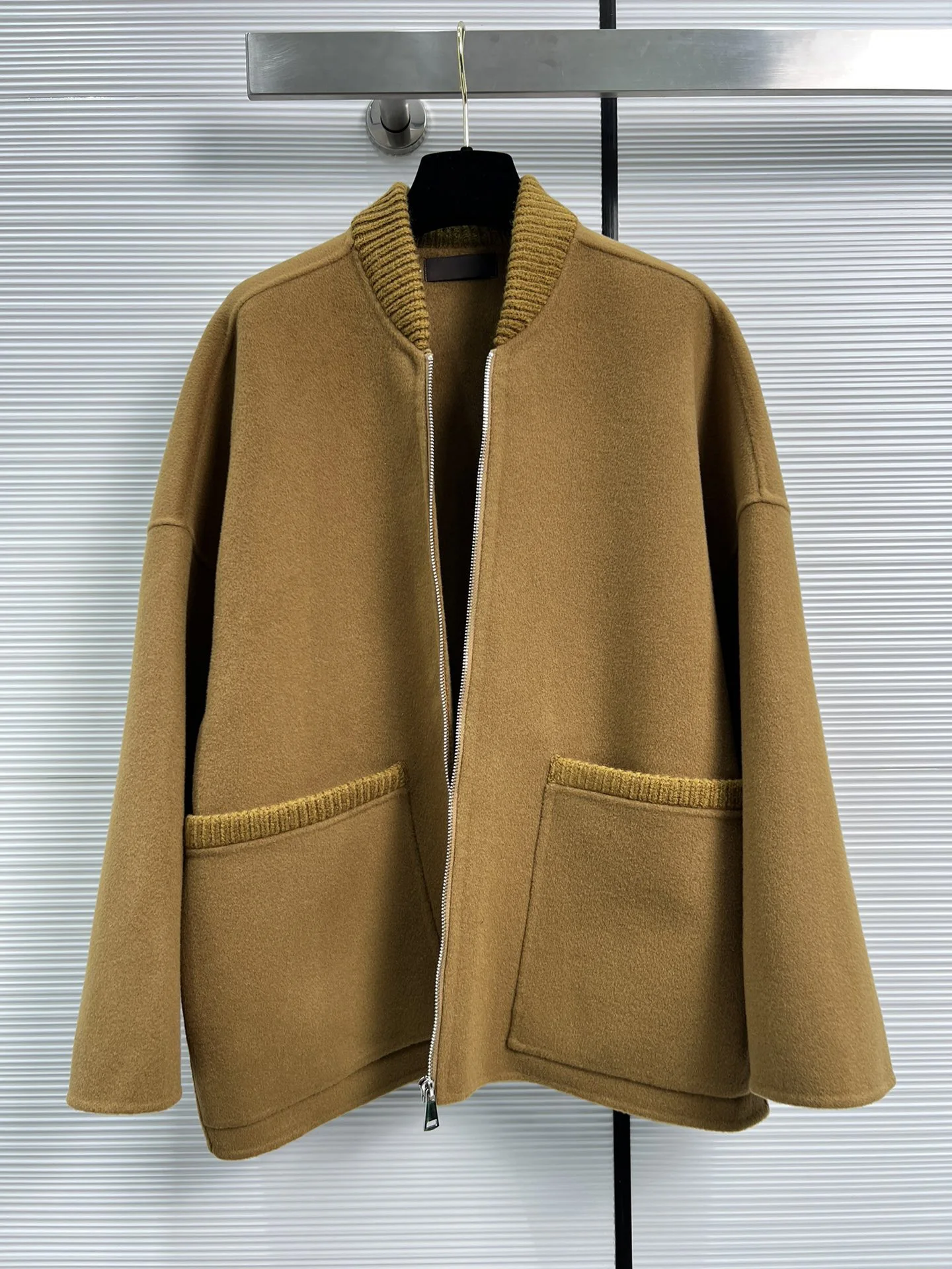 Women's Clothing Threaded splicing double pocket double cashmere short coat 0231
Women's Clothing Threaded splicing double pocket double cashmere short coat 0231