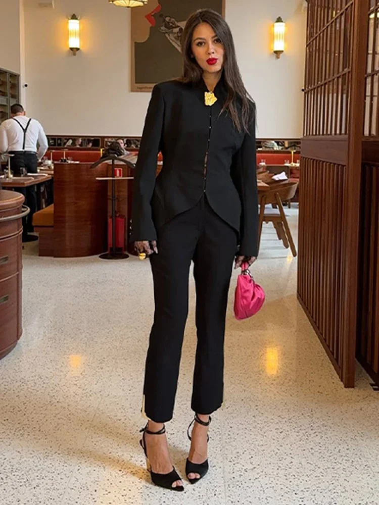 Черное пальто с рыбьим хвостом на талии, женское элегантное тонкое пальто с металлическими пуговицами и длинными рукавами, весна 2026, женская вечерняя куртка для ужина
Черное пальто с рыбьим хвостом на талии, женское элегантное тонкое пальто с металлическими пуговицами и длинными рукавами, весна 2026, женская вечерняя куртка для ужина