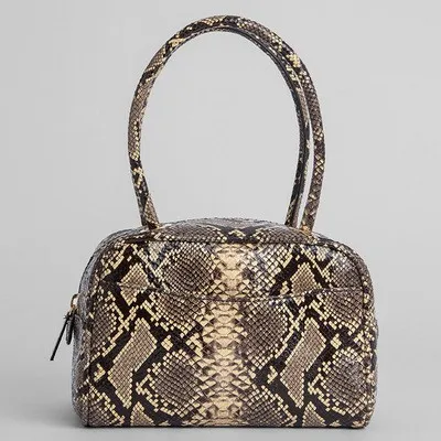 2024 new portable fashion retro women's bag small group leather square box Europe and the United States Joker snake pattern bag
2024 new portable fashion retro women's bag small group leather square box Europe and the United States Joker snake pattern bag