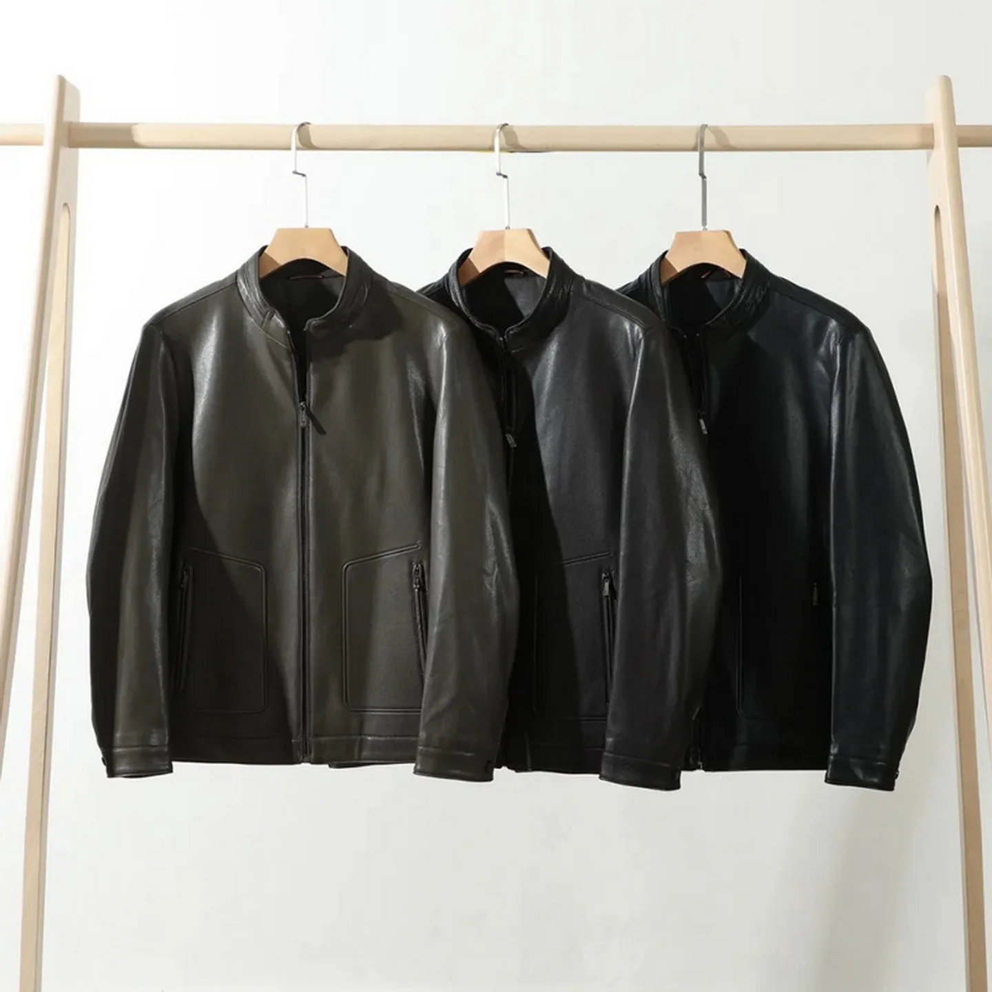 Retro American Sle Motorcycle PU Leather Jaet Soft Windproof Loose Casual Stand Collar Coat for Men Autumn Season
Retro American Sle Motorcycle PU Leather Jaet Soft Windproof Loose Casual Stand Collar Coat for Men Autumn Season