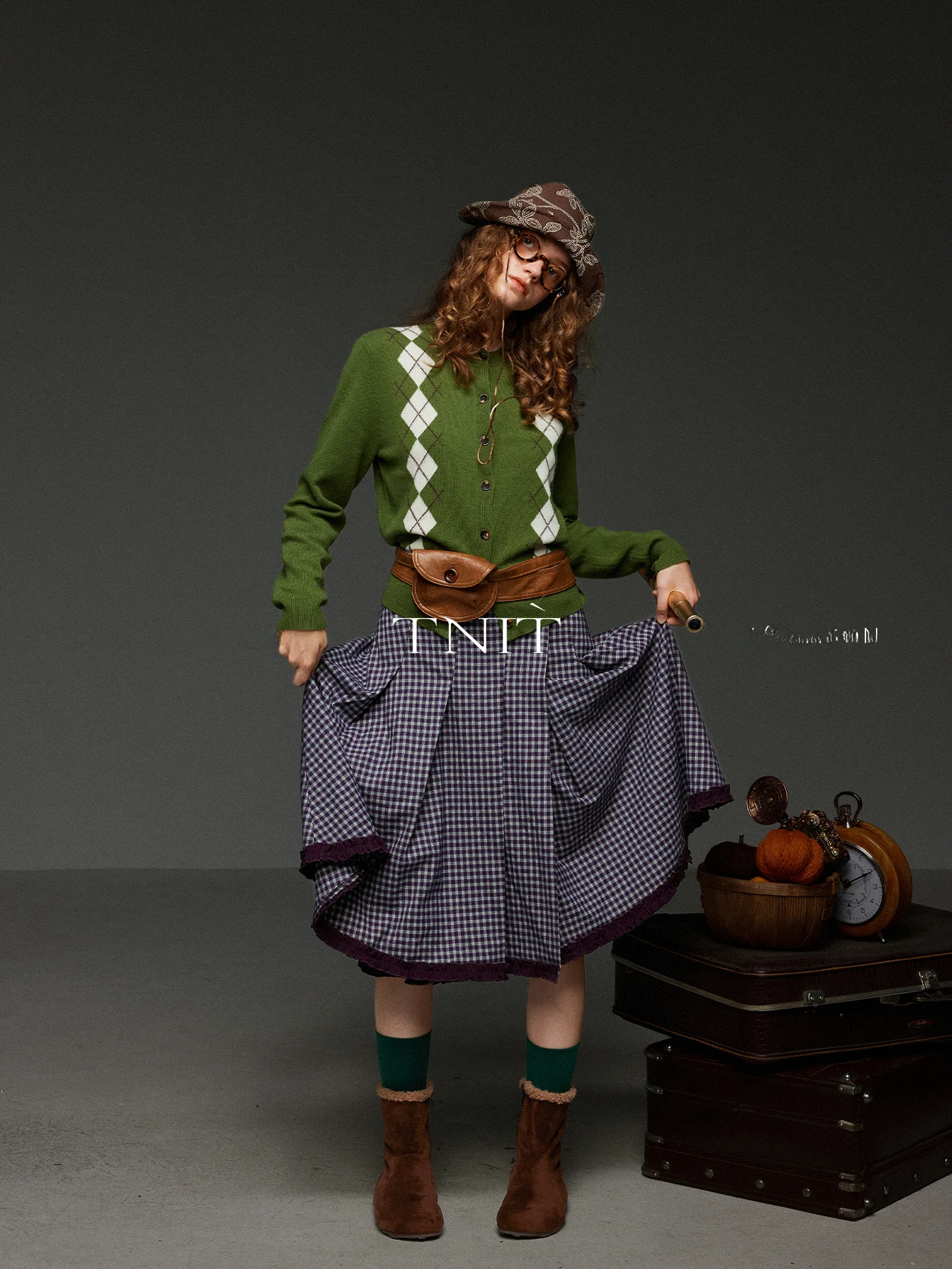 Вязаный шерстяной свитер TNIT с ромбовидным узором в стиле ретро, женский повседневный кардиган на осень, модный свободный кардиган-пальто с цветовыми блоками
Вязаный шерстяной свитер TNIT с ромбовидным узором в стиле ретро, женский повседневный кардиган на осень, модный свободный кардиган-пальто с цветовыми блоками