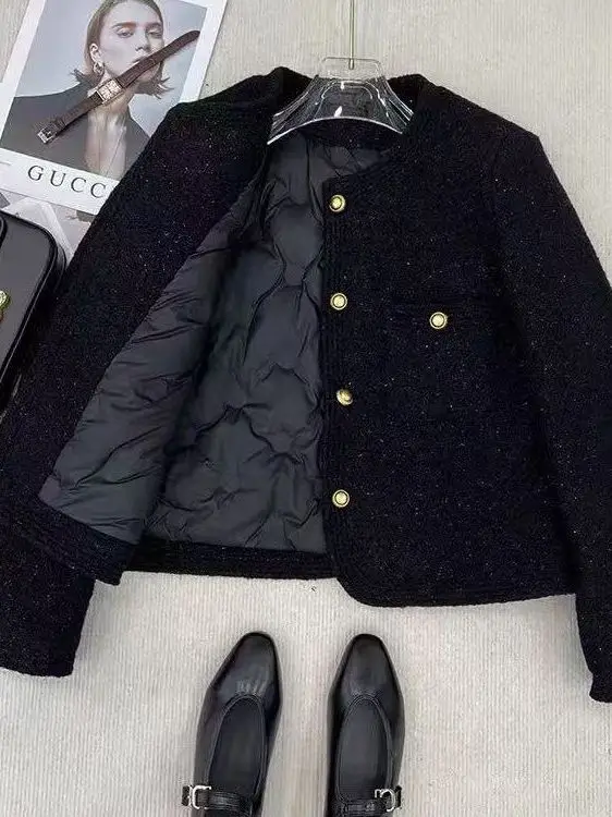 Black Short Thickened Woolen Coat for Women Korean Style Loose Fit Metal Button Warm Outerwear Elegant Ladylike Commute
Black Short Thickened Woolen Coat for Women Korean Style Loose Fit Metal Button Warm Outerwear Elegant Ladylike Commute