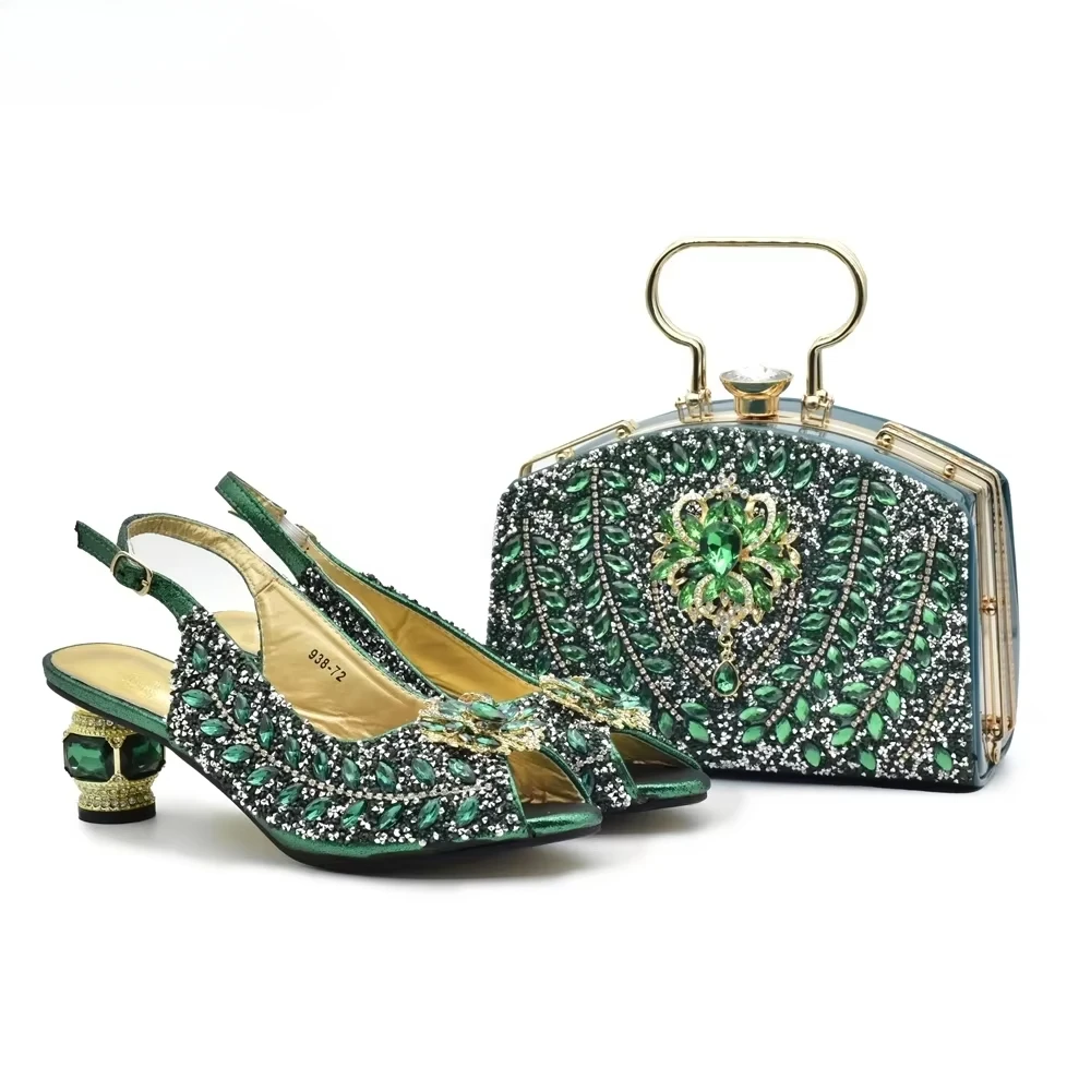Luxury Designer Shoes Italian Shoe and Bag Set Decorated with Rhinestone Medium Heel Shoes for Women Diamonds Lady Pumps
Luxury Designer Shoes Italian Shoe and Bag Set Decorated with Rhinestone Medium Heel Shoes for Women Diamonds Lady Pumps