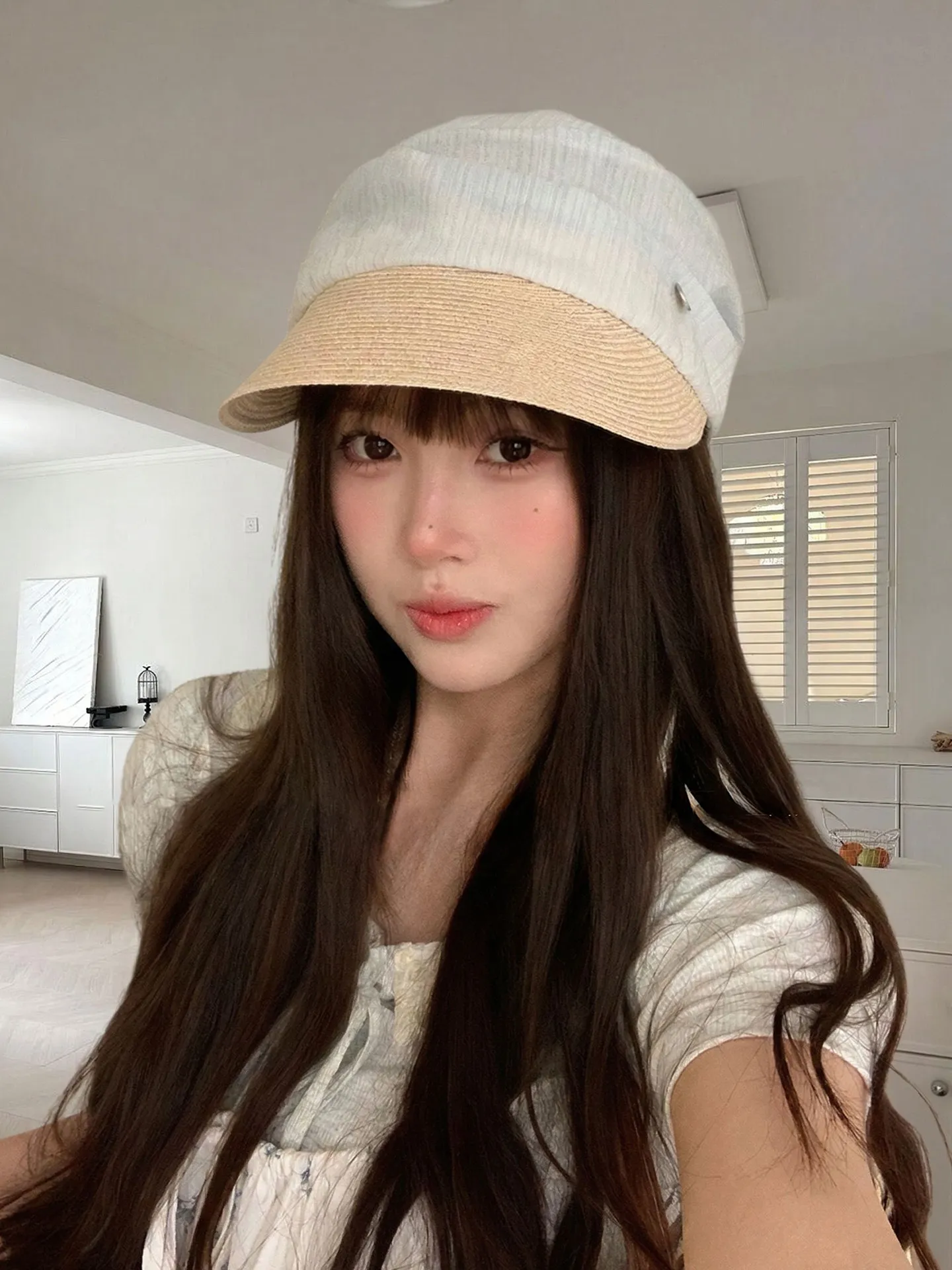 Lightweight Multicoloured Straw Pleated Hat Versatile, Breathable Fisherman's Hat All Seasons Sun Protection Splicing
Lightweight Multicoloured Straw Pleated Hat Versatile, Breathable Fisherman's Hat All Seasons Sun Protection Splicing