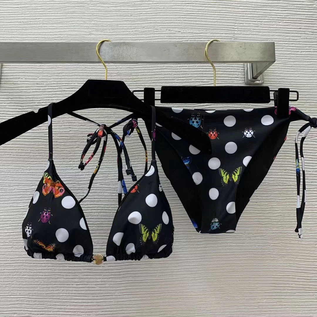 2024 Summer New Big Wave Dot Printed Sexy Bikini Split Swimsuit (With Chest Pads) Drawstring Cup Cover Hanging Neck
2024 Summer New Big Wave Dot Printed Sexy Bikini Split Swimsuit (With Chest Pads) Drawstring Cup Cover Hanging Neck