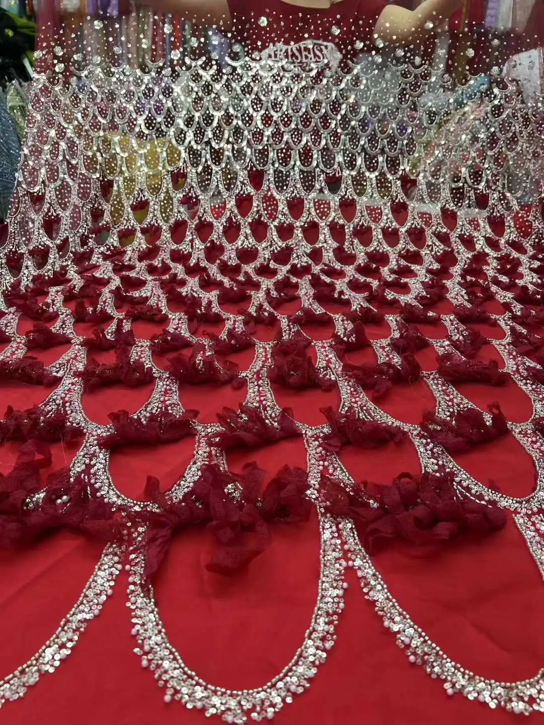African 3D Sequins Beaded Lace Fabrics 2025 High Quality Embroidery French Nigerian Lace Fabric For Wedding Sewing Material
African 3D Sequins Beaded Lace Fabrics 2025 High Quality Embroidery French Nigerian Lace Fabric For Wedding Sewing Material