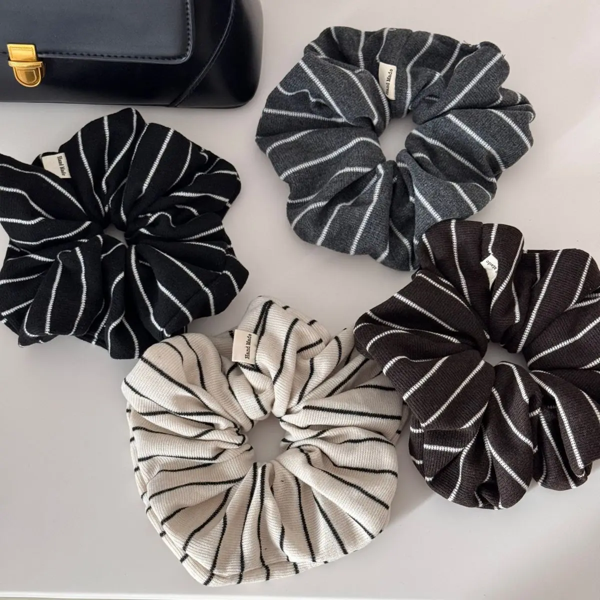 2025 NEW Korean Style Striped Hair Scrunchies High Elastic Scrunchies Hair Bands Autumn Winter Hair Accessories for Women Girls
2025 NEW Korean Style Striped Hair Scrunchies High Elastic Scrunchies Hair Bands Autumn Winter Hair Accessories for Women Girls