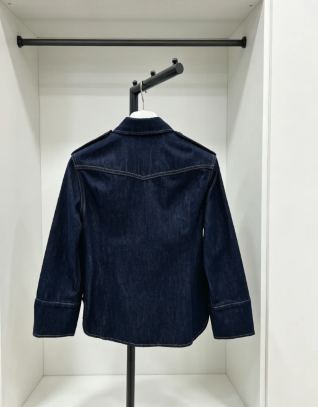 High Quality Women's Casual Fashion Autumn Lapel Embroidery Letters Buttons Cotton Denim Jacket
High Quality Women's Casual Fashion Autumn Lapel Embroidery Letters Buttons Cotton Denim Jacket