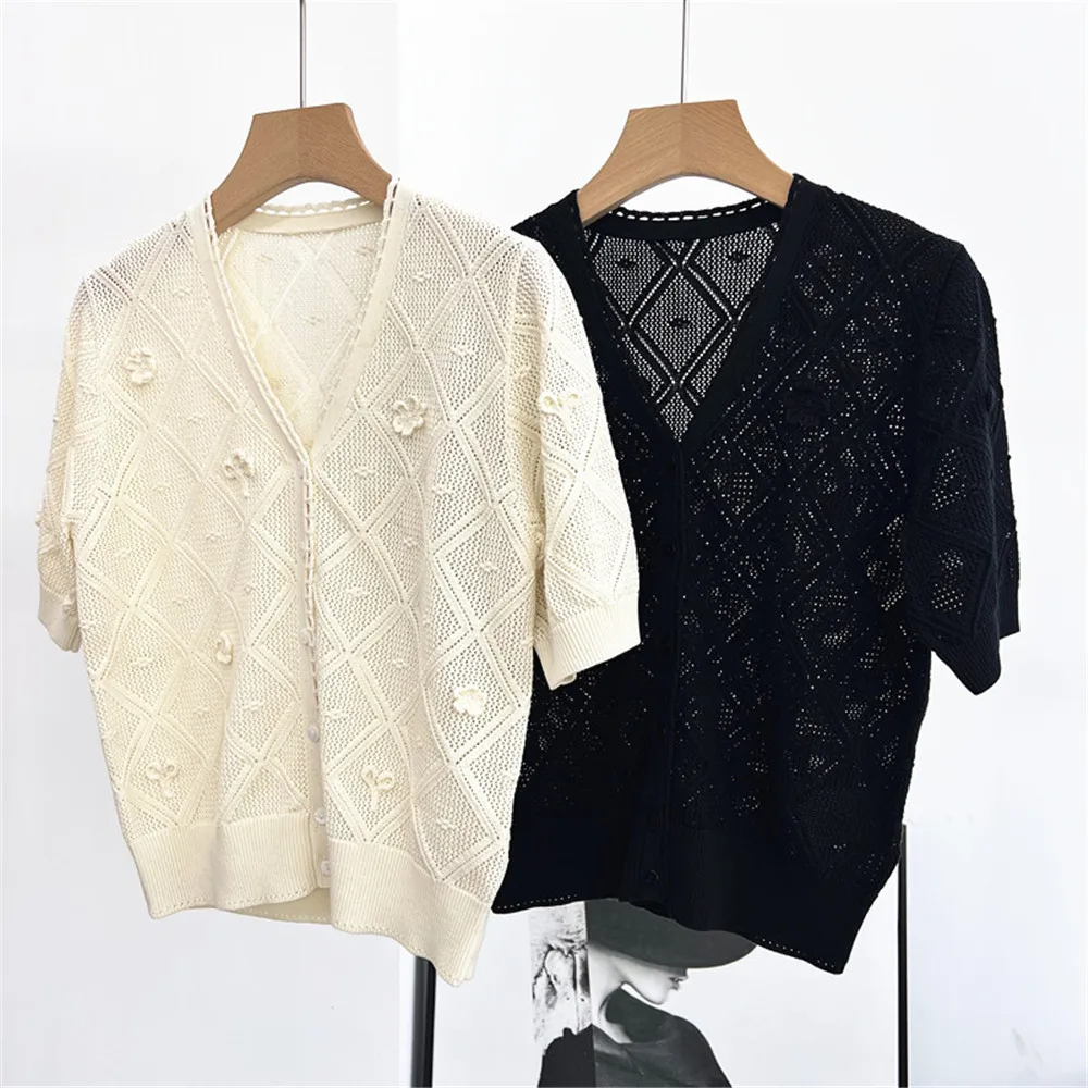 25 Summer New Cardigan V-neck Single breasted Flower Hollow Cotton Knitted Short Sleeve Women's Top
25 Summer New Cardigan V-neck Single breasted Flower Hollow Cotton Knitted Short Sleeve Women's Top