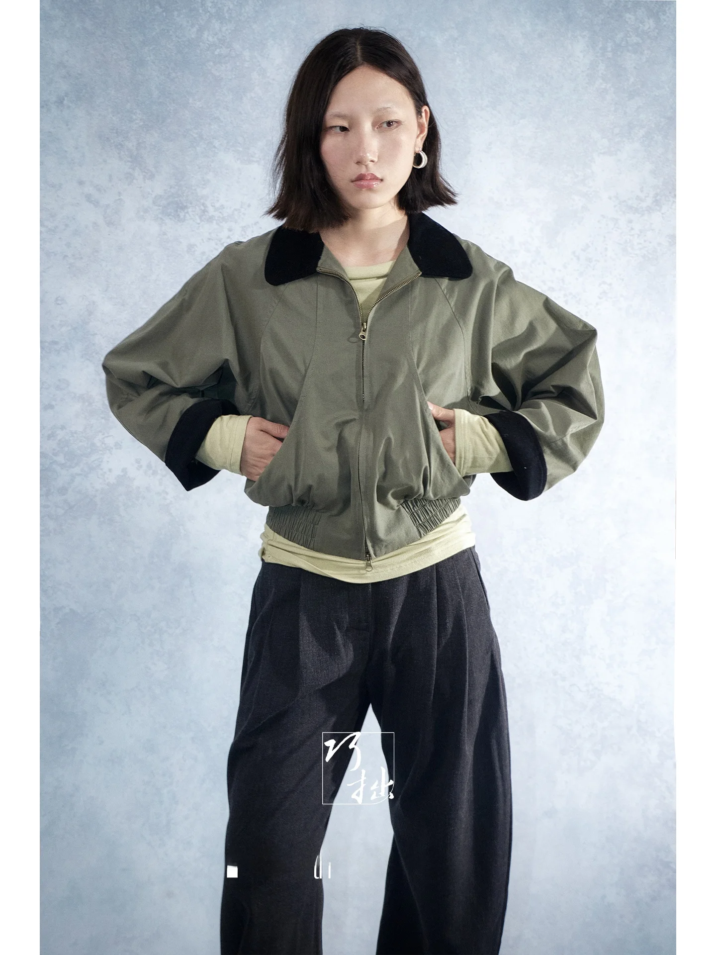 HITTHESPOT Wild Retro Military Green Waist-Cinching Jacket Short Autumn Winter New Splicing Outerwear Women's Fashion Cotton ...
HITTHESPOT Wild Retro Military Green Waist-Cinching Jacket Short Autumn Winter New Splicing Outerwear Women's Fashion Cotton ...