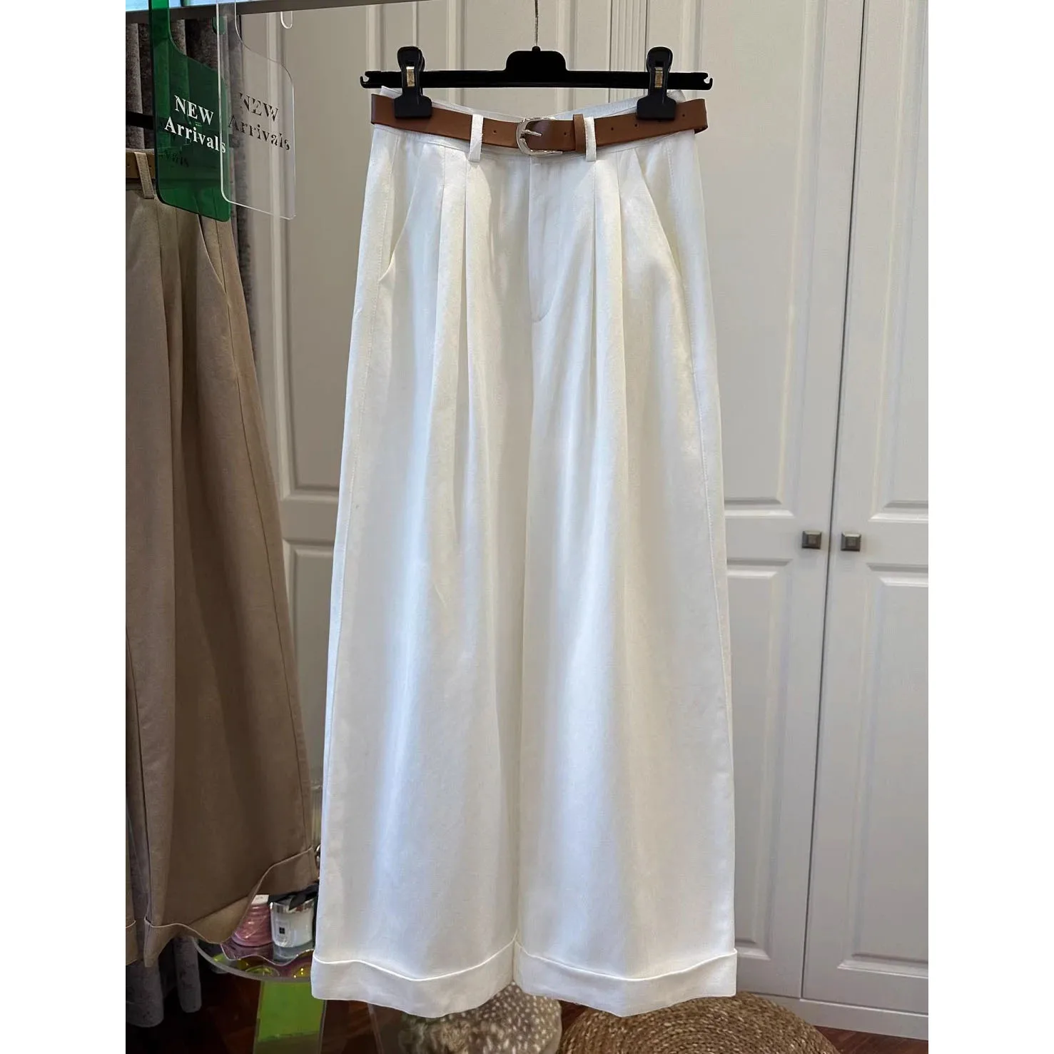 2025 новые повседневные модные летние брюки до щиколотки, женские белые прямые широкие брюки с высокой талией, женские свободные брюки
2025 новые повседневные модные летние брюки до щиколотки, женские белые прямые широкие брюки с высокой талией, женские свободные брюки