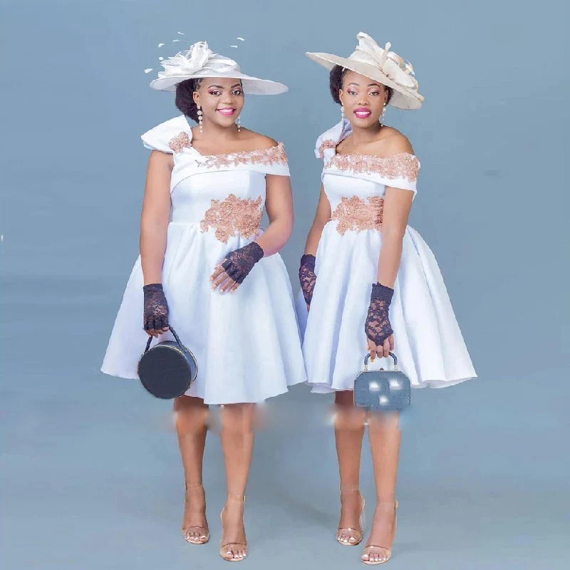 A Line Short Bridesmaid Dresses With Appliques Off Shoulder White Satin High Waist Knee Length Party Dress Maid Of Honor
A Line Short Bridesmaid Dresses With Appliques Off Shoulder White Satin High Waist Knee Length Party Dress Maid Of Honor