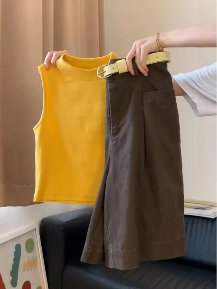 Dopamine Style Yellow Vest Set Women's Summer New Design Denim Shorts Two-Piece Suit Bright Matching High Waist Short Pants
Dopamine Style Yellow Vest Set Women's Summer New Design Denim Shorts Two-Piece Suit Bright Matching High Waist Short Pants