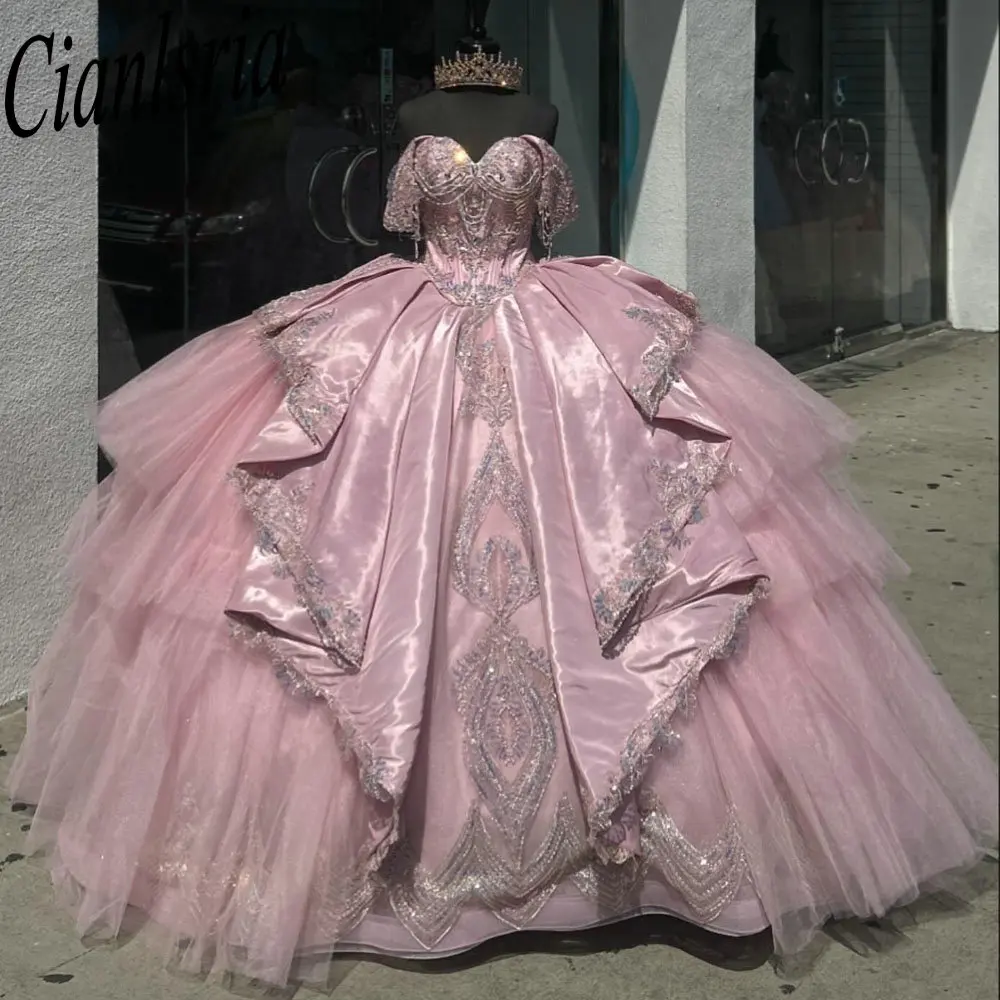 Розовые кристаллы и бисерные оборки, платья Quinceanera, бальное платье с открытыми плечами, аппликации, кружево, сладкий 15 лет, мексиканский индивидуальный заказ
Розовые кристаллы и бисерные оборки, платья Quinceanera, бальное платье с открытыми плечами, аппликации, кружево, сладкий 15 лет, мексиканский индивидуальный заказ