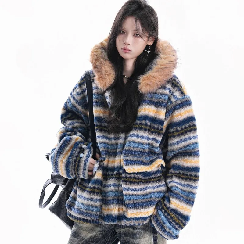 American Retro Striped Fur Collar Hooded Cotton Jacket for Women in Winter 2025 New Loose and Thick Warm Cotton Coat for Trendy
American Retro Striped Fur Collar Hooded Cotton Jacket for Women in Winter 2025 New Loose and Thick Warm Cotton Coat for Trendy