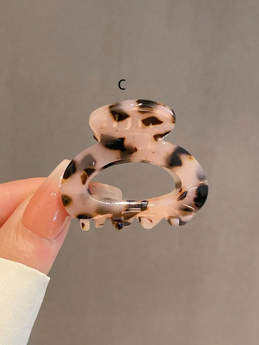 Acetate Animal Print Claw Clip For Women Vintage Hair Accessory Back Of Head
Acetate Animal Print Claw Clip For Women Vintage Hair Accessory Back Of Head