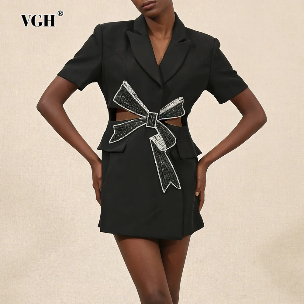 Элегантное летнее мини-платье VGH с вырезами, коротким рукавом, отложным воротником, завышенной талией и стразами для женщин
Элегантное летнее мини-платье VGH с вырезами, коротким рукавом, отложным воротником, завышенной талией и стразами для женщин