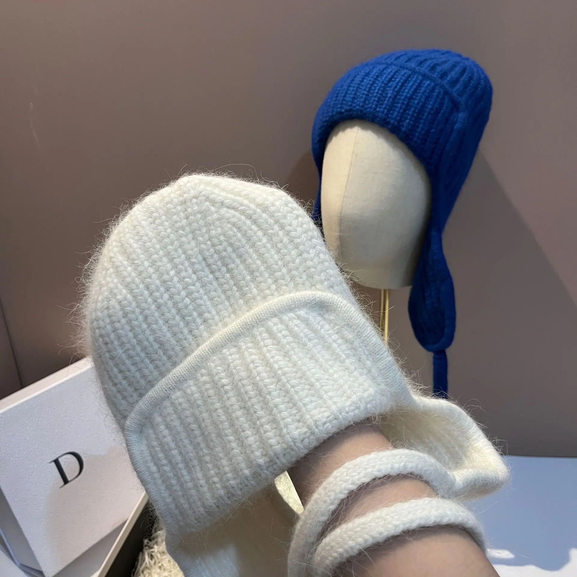 2025 Trendy Rabbit Fur Knit Hat - Fleece Lined Winter Warm Beanie with Ear Protection, Outdoor Versatile Wool Headgear
2025 Trendy Rabbit Fur Knit Hat - Fleece Lined Winter Warm Beanie with Ear Protection, Outdoor Versatile Wool Headgear