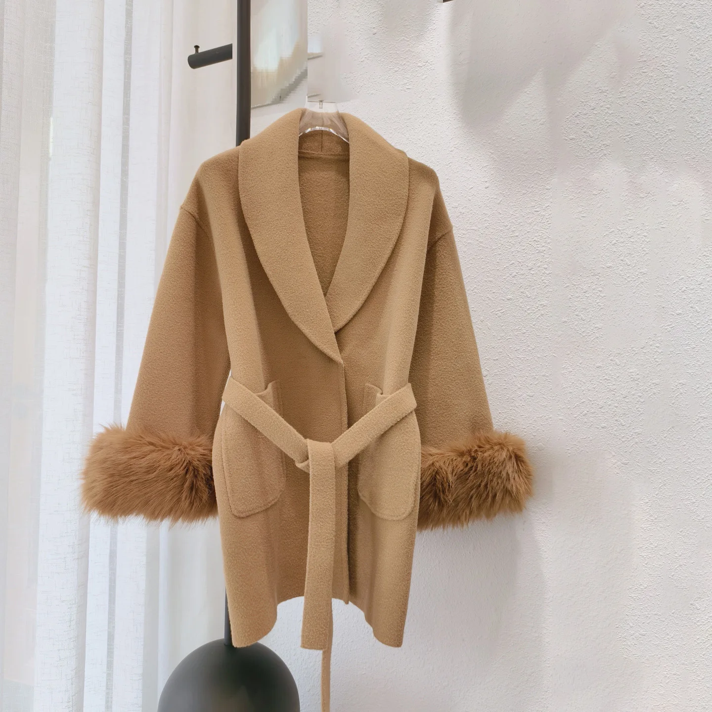 Шерстяное пальто из искусственного лисьего меха, женское серое двустороннее шерстяное пальто со шнуровкой и лацканами с длинными рукавами, осенние свободные однотонные куртки-кардиганы
Шерстяное пальто из искусственного лисьего меха, женское серое двустороннее шерстяное пальто со шнуровкой и лацканами с длинными рукавами, осенние свободные однотонные куртки-кардиганы