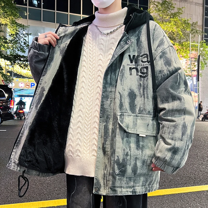 Fashion Men's Hooded Thicken Fleece Jackets 2024 Winter New Youth Streetwear Windproof Warm Plush Coats Casual Loose Tops Parkas
Fashion Men's Hooded Thicken Fleece Jackets 2024 Winter New Youth Streetwear Windproof Warm Plush Coats Casual Loose Tops Parkas