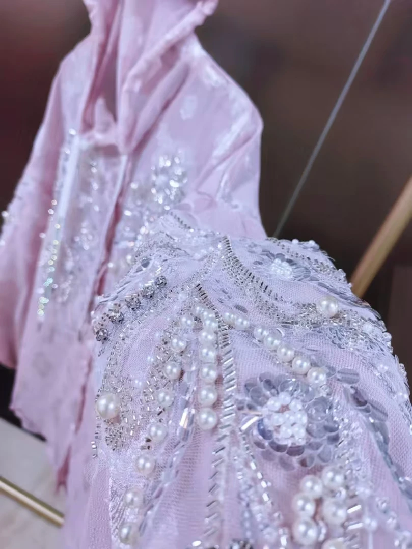Luxury Design Sparkle Rhinestones Women Hooded Spring Summer Loose Casual Sunscreen Shirts Blouses Thin Outerwear Tops Clothing
Luxury Design Sparkle Rhinestones Women Hooded Spring Summer Loose Casual Sunscreen Shirts Blouses Thin Outerwear Tops Clothing