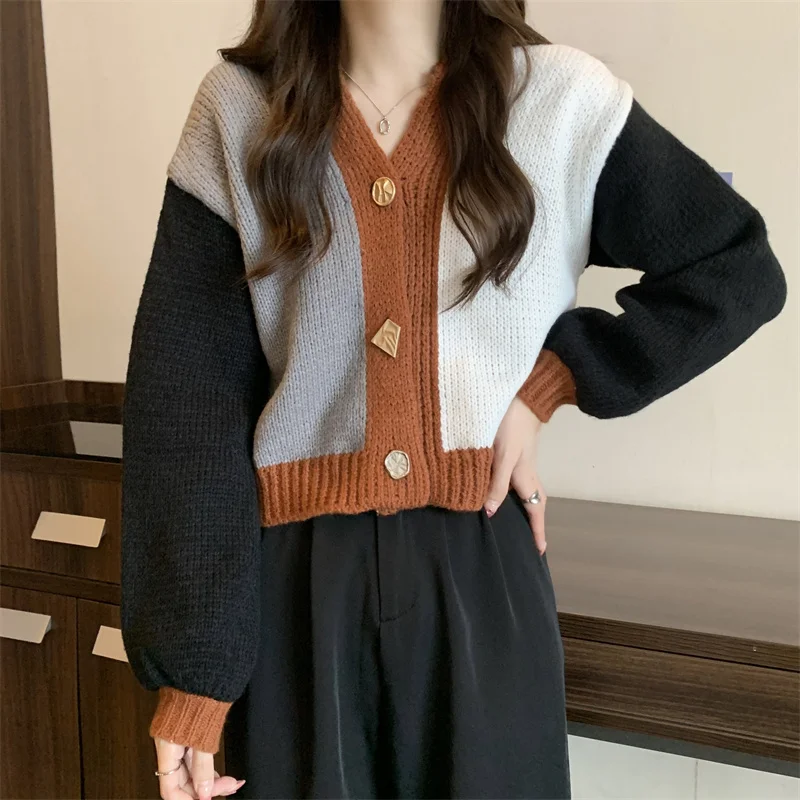 Autumn Winter Woman Vintage Cardigans Sweaters Coat Spliced Knit Button Long Sleeve V-Neck Loose Casual Fashion Jumpers female
Autumn Winter Woman Vintage Cardigans Sweaters Coat Spliced Knit Button Long Sleeve V-Neck Loose Casual Fashion Jumpers female