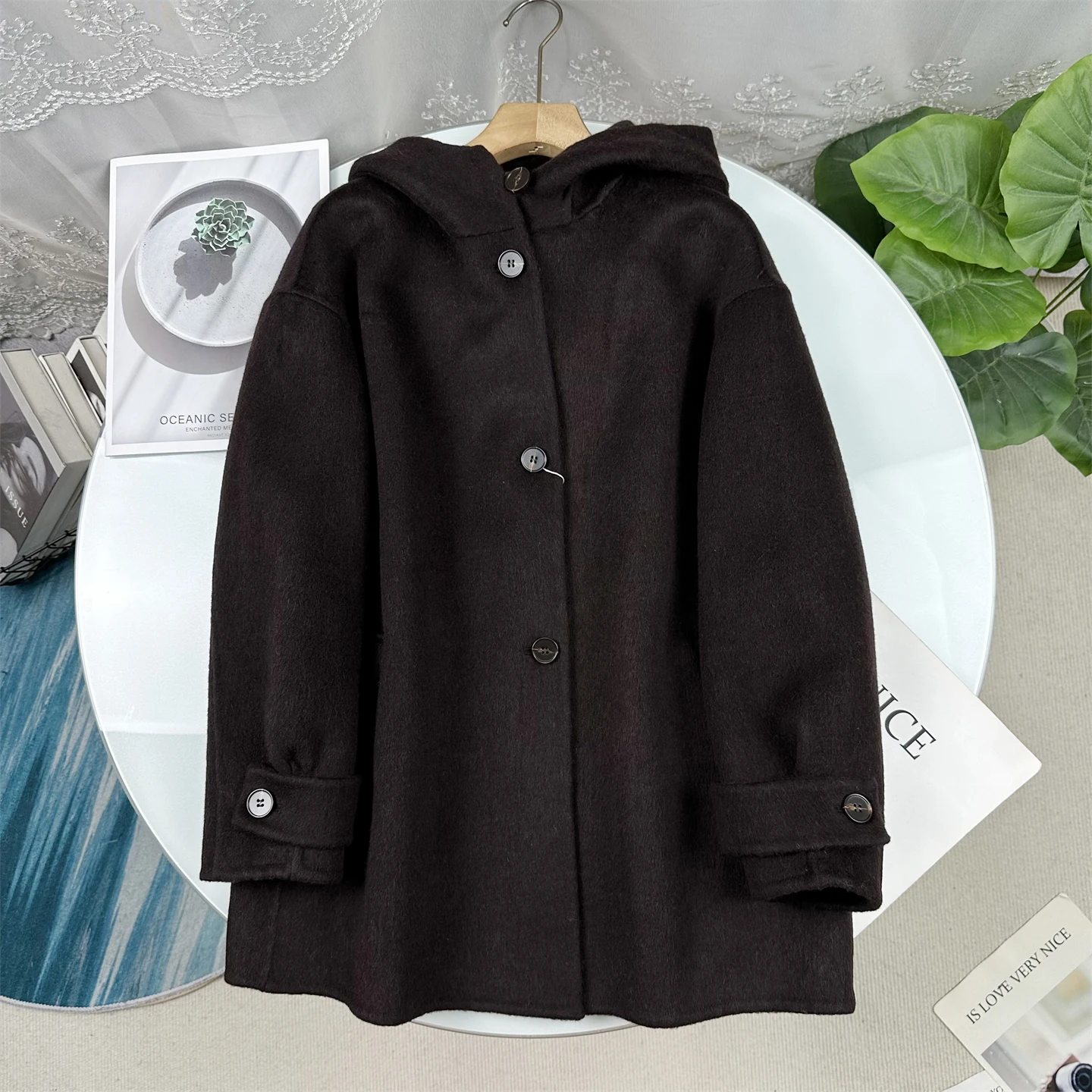 Double-Sided Woolen Coat Hooded Casual Vintage Style Women's Thick Winter Jacket Loose Fit Youth Long Sleeve Mid-Length
Double-Sided Woolen Coat Hooded Casual Vintage Style Women's Thick Winter Jacket Loose Fit Youth Long Sleeve Mid-Length