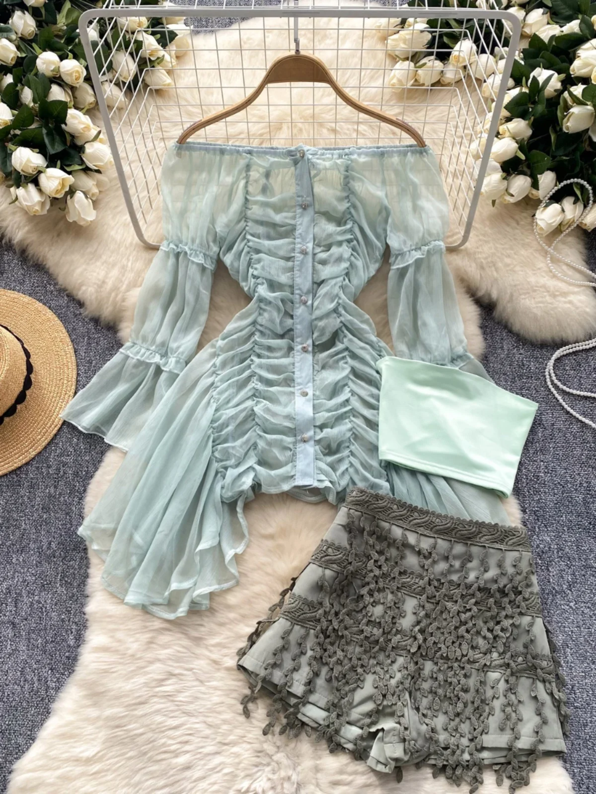 Sweet And Spicy Girl Set Женский плиссированный шифоновый комплект на одно плечо Long Sve irt + жилет-труба + универсальный комплект с завязкой на талии...
Sweet And Spicy Girl Set Женский плиссированный шифоновый комплект на одно плечо Long Sve irt + жилет-труба + универсальный комплект с завязкой на талии...